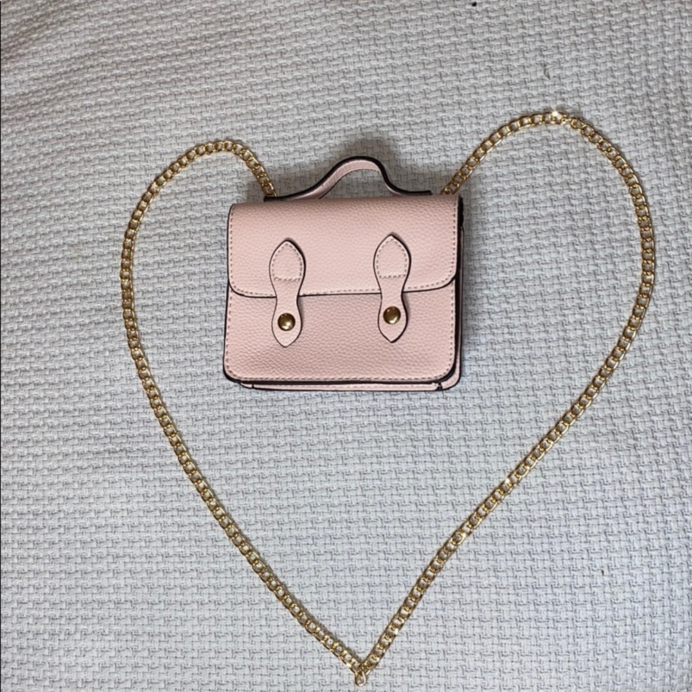 • Mini Shoulder Bag •